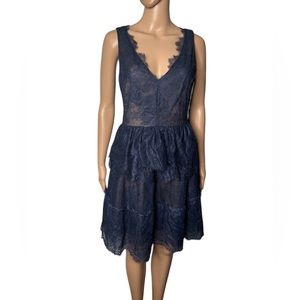 BCBG maxazria navy blue lace v-neck sleeveless mini dress size small